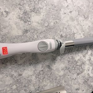 Beachwaver S1 - Dual Voltage Rotating Curling Iron